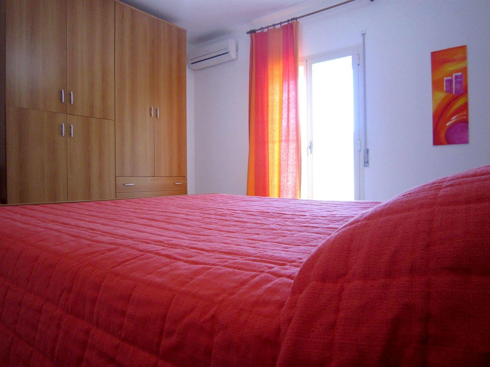 Apartments In Colors Флоренция Экстерьер фото